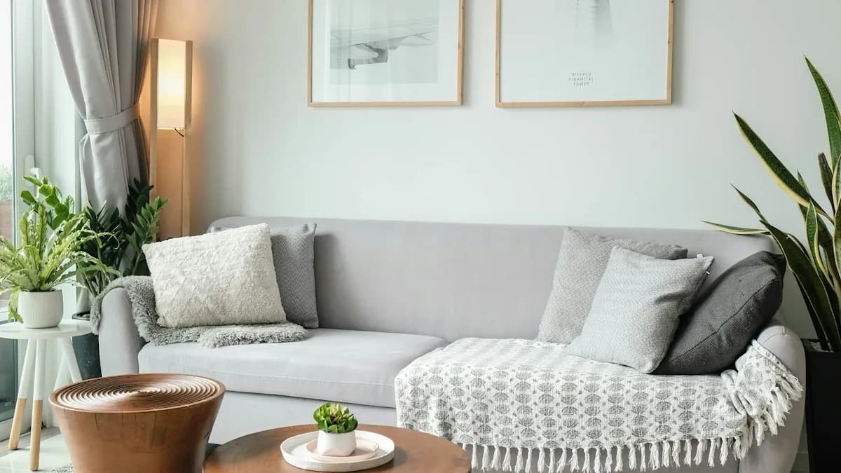 Staircase Gallery Wall Layout: 5 Diagonal Grid Steps