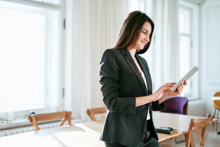 How Many Jobs Are Available In The Consumer